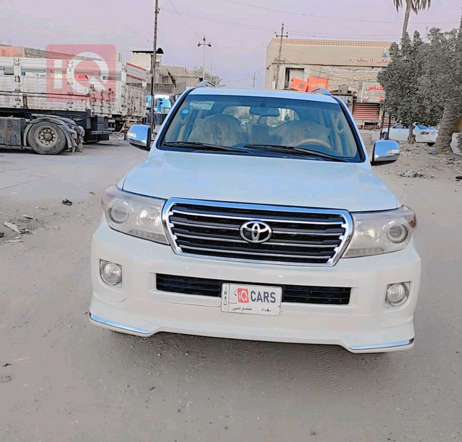 تۆیۆتا لاند کروزەر